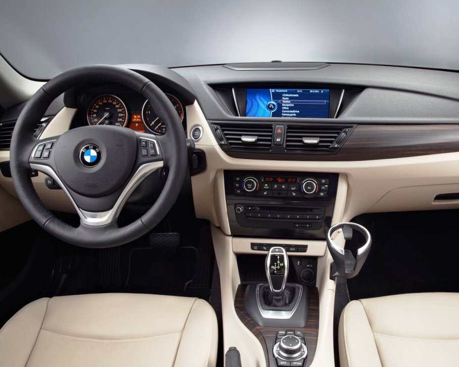 Кроссовер BMW X1 2013 в России: фото, характеристики