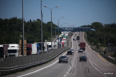 На трассе М-4 Дон в Воронежской области начали действовать ограничения для грузовиков