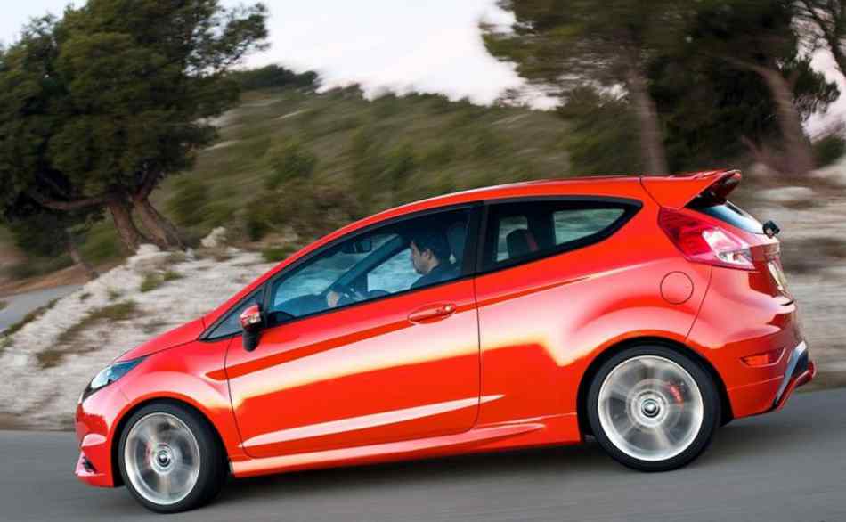 Новый хэтчбек Ford Fiesta ST 2013: характеристики, фото