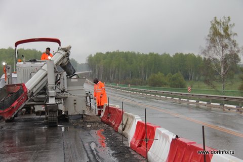 До середины июня на Кузнечевском мосту в Архангельске заменят дорожное покрытие