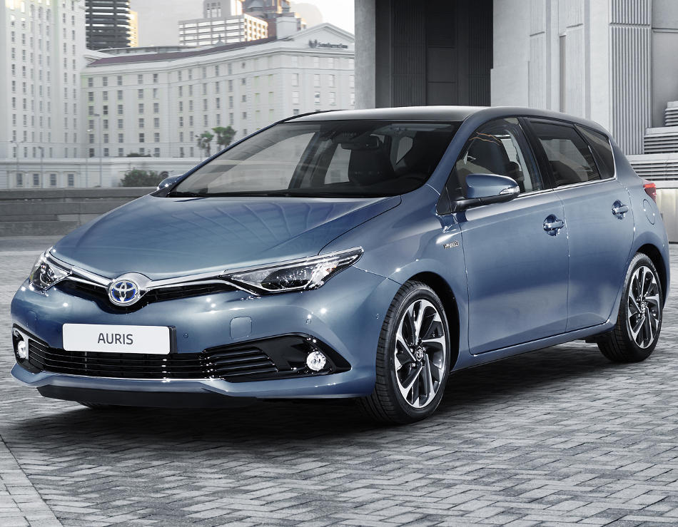 Новые хэтчбэк и универсал Toyota Auris 2016 (фото, видео)