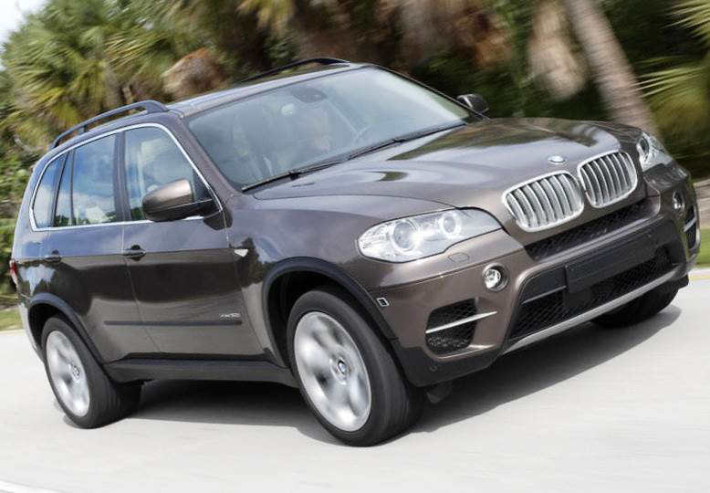 BMW X5 отзывают из-за дефекта рулевого усилителя