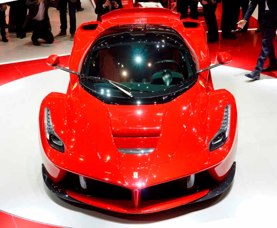 Суперкар Ferrari LaFerrari 2014