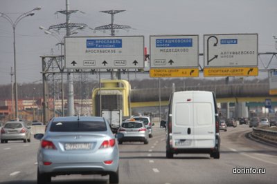 Основные работы на трех развязках на МКАД в Москве завершат в этом году