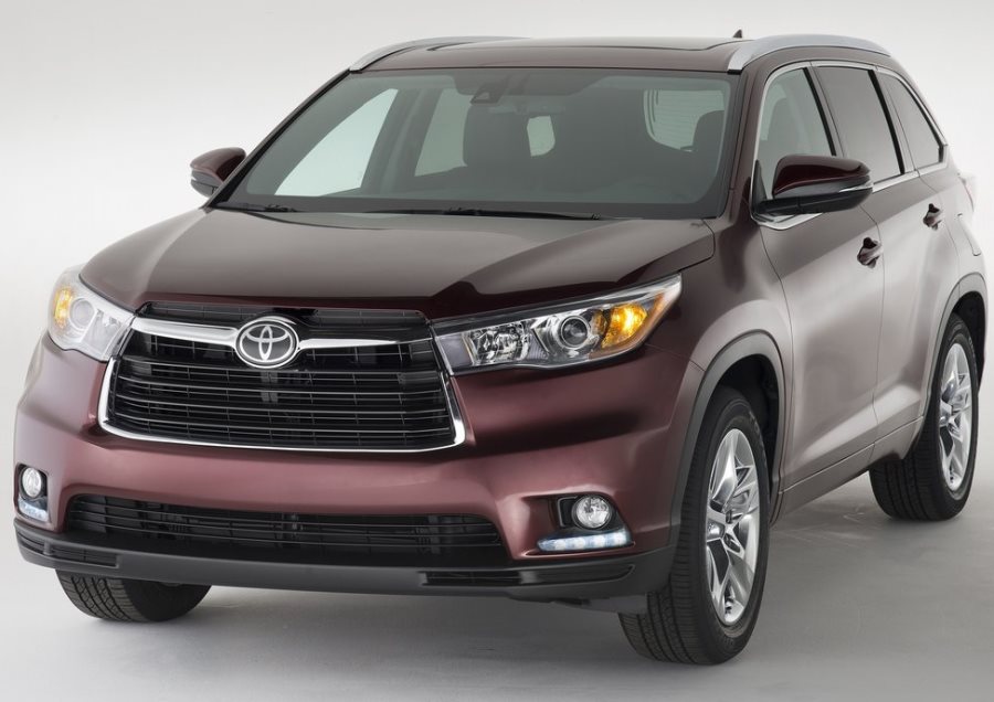 Кроссовер Toyota Highlander 2014 — 2015 года