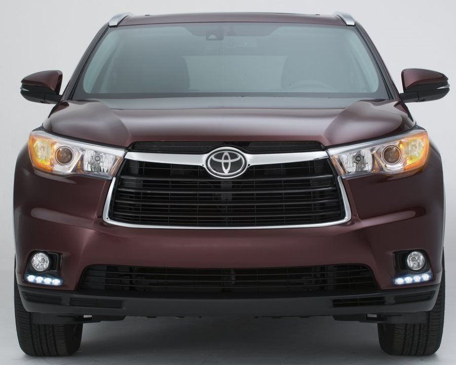 Кроссовер Toyota Highlander 2014 — 2015 года