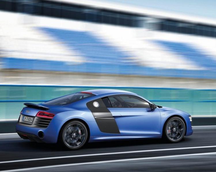 Российские цены на Audi R8 2015 года