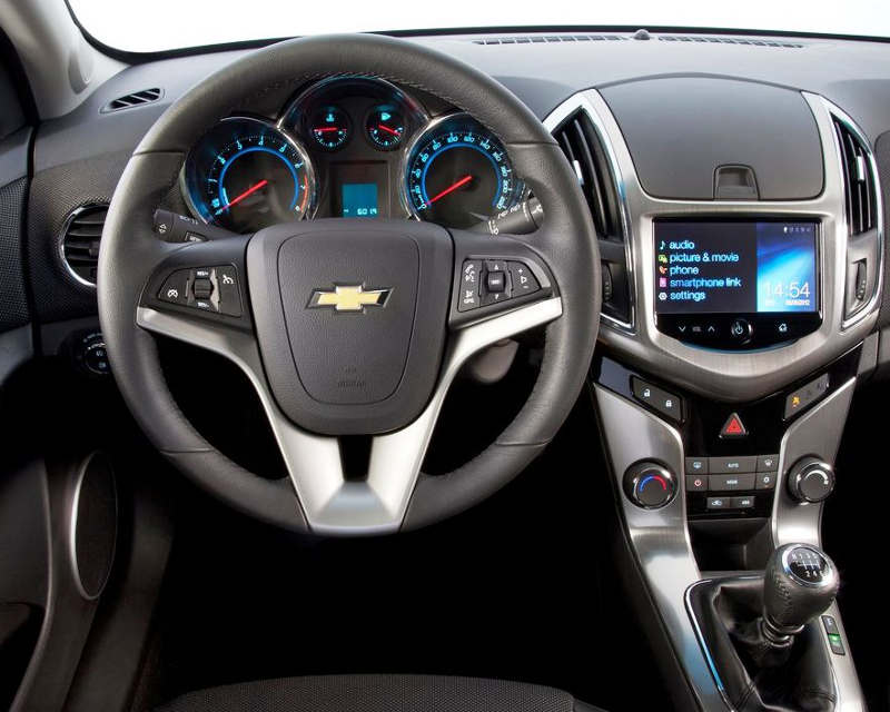 Chevrolet Cruze 2013: цена, фото, характеристики