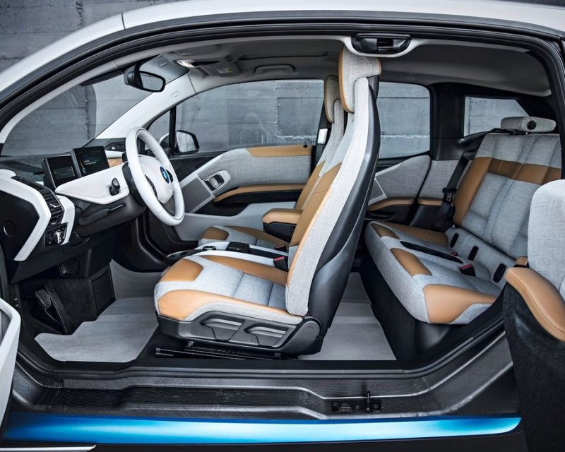 Серийная версия электромобиля BMW i3