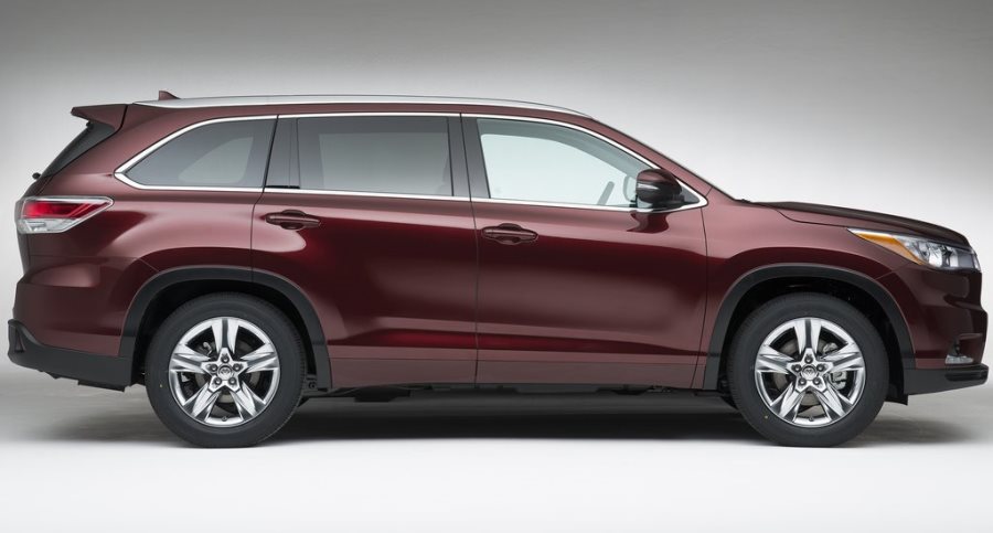 Кроссовер Toyota Highlander 2014 — 2015 года