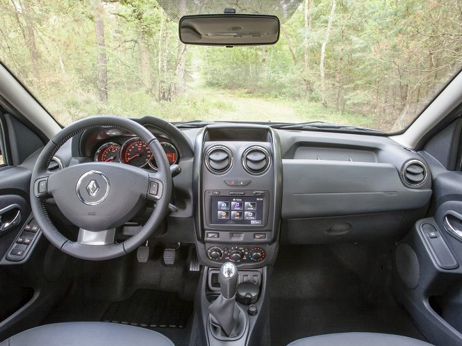 Кроссовер Renault Duster 2014 года (фото)