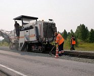 В двух районах Курганской области ремонтируют трассу Курган - Целинное