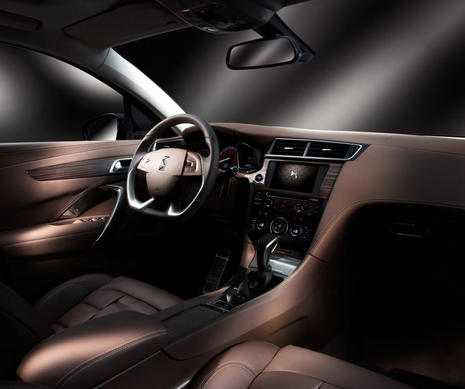Новый седан Citroen DS 5LS 2015 (фото, видео)