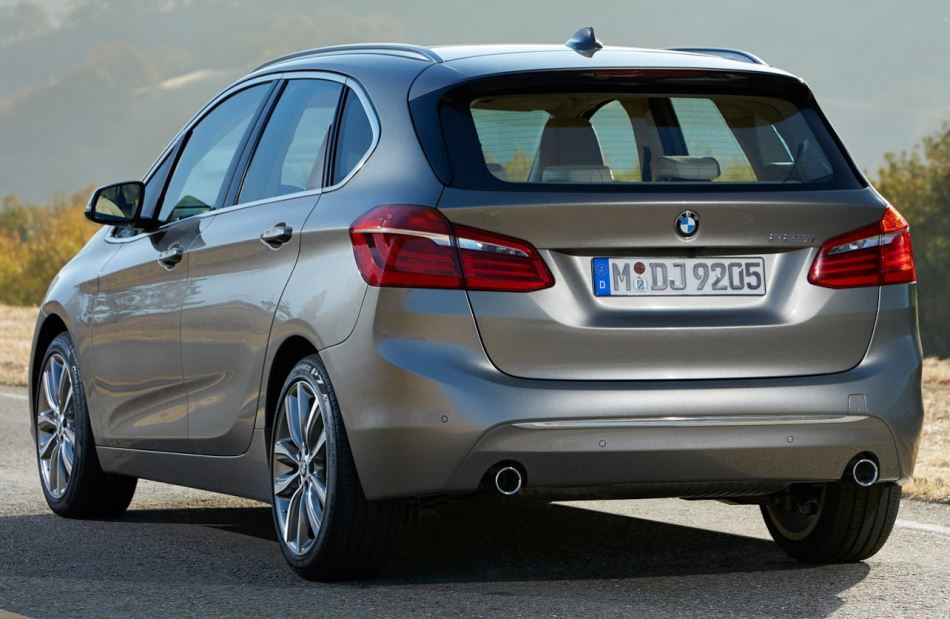 Переднеприводный BMW 2-Series Active Tourer 2015