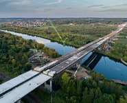 Конструкции пролетов моста через канал им. Москвы на ЦКАД-3 в Подмосковье замкнули