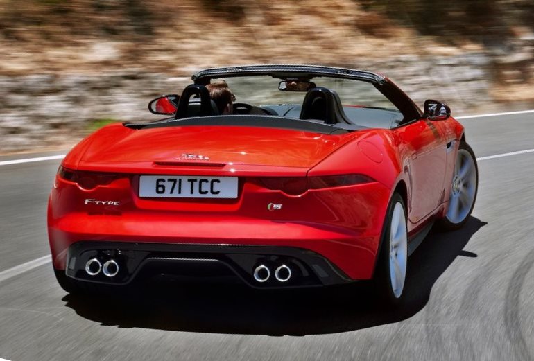 Спорткар Jaguar F-Type 2014 в России