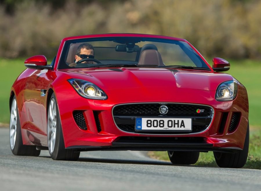 Спорткар Jaguar F-Type 2014 в России