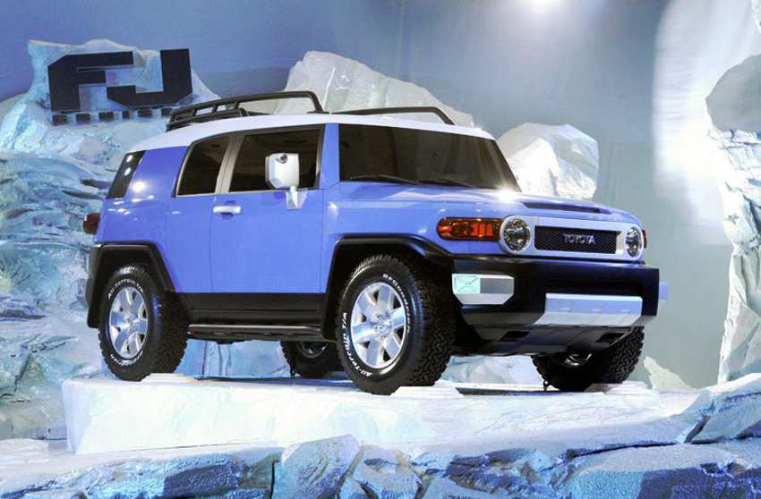 Toyota FJ Cruiser 2012-2013: цена, фото, характеристики