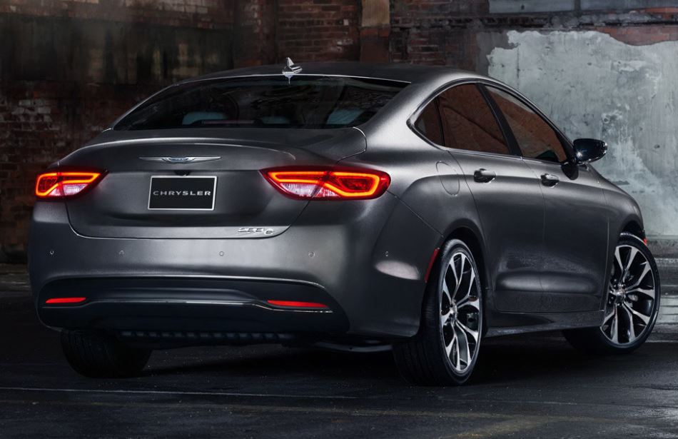 Седан Chrysler 200 2015 представлен в Детройте