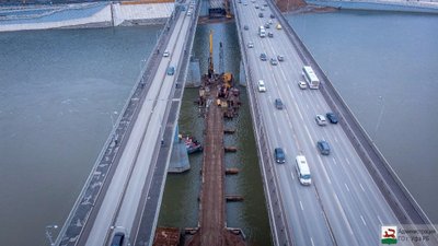 Ведутся работа на шести опорах строящегося моста через Белую в Уфе