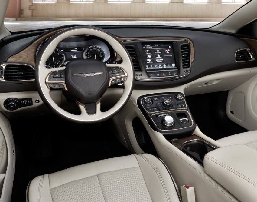 Седан Chrysler 200 2015 представлен в Детройте