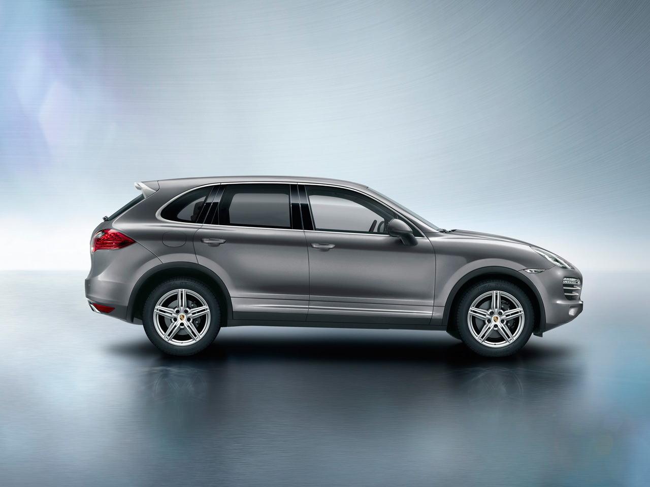 «Платиновый» Porsche Cayenne Platinum Edition 2013 в России