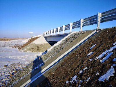 Завершен капремонт моста через реку Падунь на подъезде к Тюмени в Курганской области