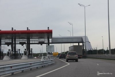 Восстановление освещения после урагана продолжается на одном участке трассы М-11 Нева в Новгородской области