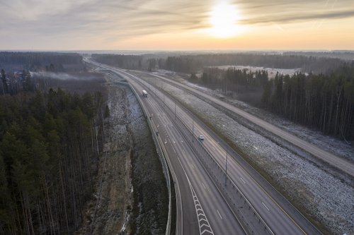 С апреля этого года заработает сотовая связь на трассе М-11 Нева