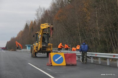 На трассе М-2 Крым в Подмосковье переключили движение на мосту через Оку