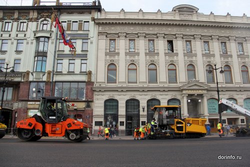 Кампания по ремонту дорог началась в Петербурге