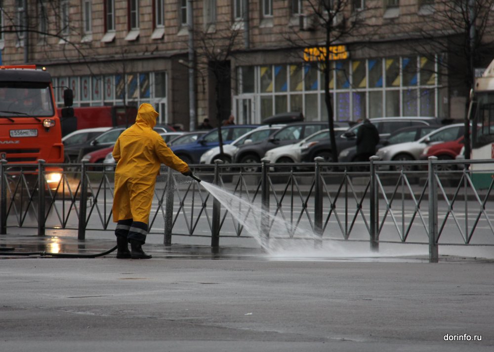 В Петербурге началась полномасштабная весенняя мойка городских дорог