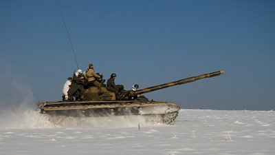 Движение по дороге в Алтайском крае ограничат в среду из-за военных